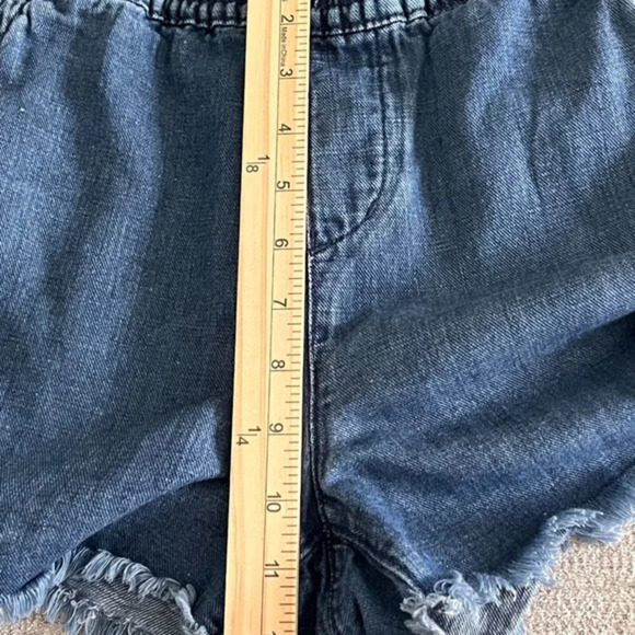 Loft Womens Blue Pull On High-Rise Cut Off Shorts Size‎ S Pockets Raw Hems Soft - Picture 4 of 9